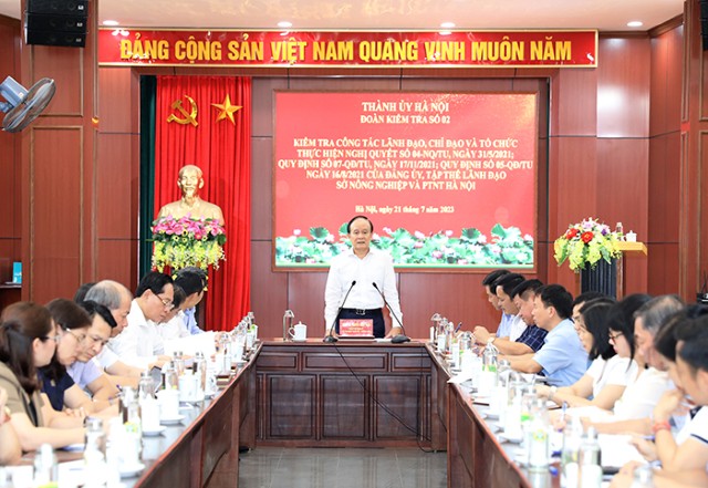 Quan tâm, tạo điều kiện để công chức, viên chức hoàn thành tốt nhiệm vụ 
