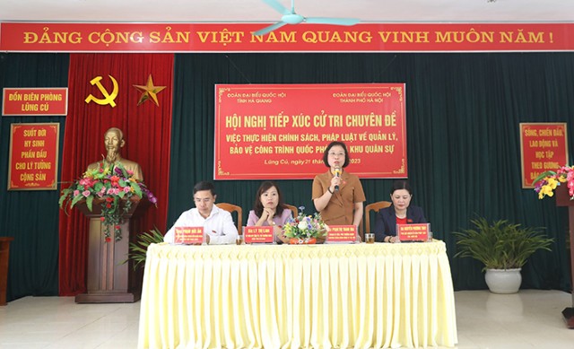 Đoàn đại biểu Quốc hội thành phố Hà Nội tiếp xúc cử tri chuyên đề tại huyện Đồng Văn, tỉnh Hà Giang