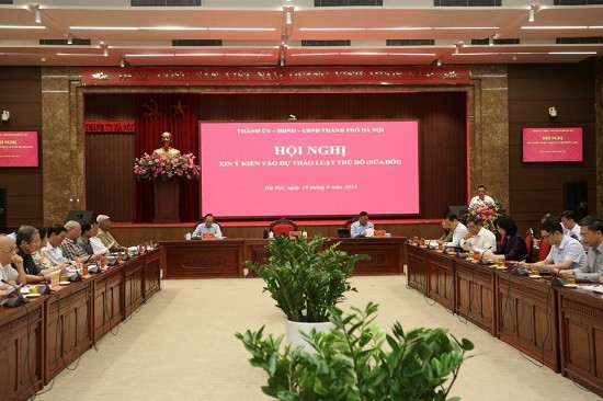 Nguyên lãnh đạo Thành phố đóng góp ý kiến vào dự thảo Luật Thủ đô (sửa đổi)