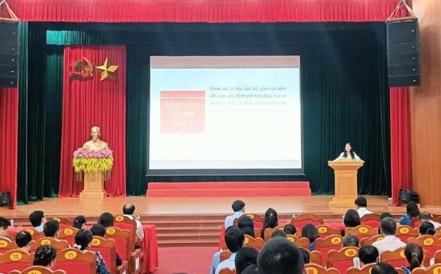 Thạch Thất: Bồi dưỡng, nâng cao kỹ năng hoạt động cho hơn 570 đại biểu HĐND