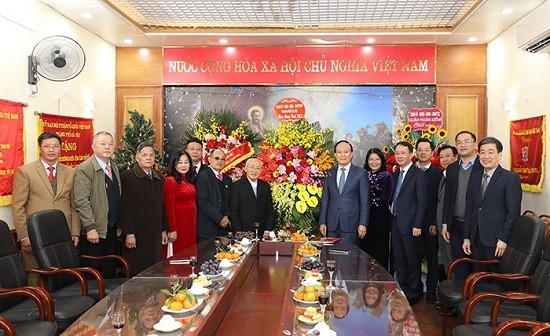 Chủ tịch HĐND Thành phố Nguyễn Ngọc Tuấn thăm, chúc mừng Ủy ban Đoàn kết Công giáo Việt Nam thành phố Hà Nội 