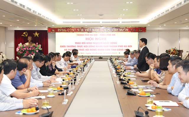 Thường trực HĐND thành phố Hà Nội và Thường trực HĐND tỉnh Long An trao đổi kinh nghiệm hoạt động