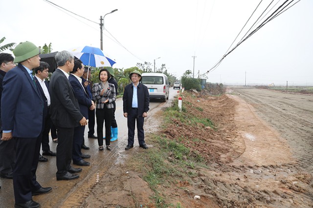 Đoàn đại biểu Quốc hội thành phố Hà Nội giám sát tại huyện Mê Linh về dự án đường Vành đai 4 