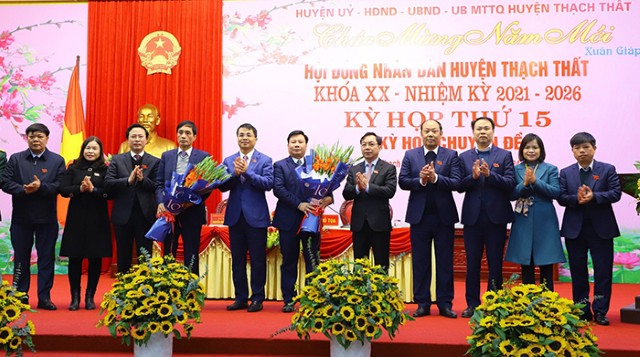 Đồng chí Phùng Khắc Sơn được bầu giữ chức vụ Phó Chủ tịch UBND huyện Thạch Thất 