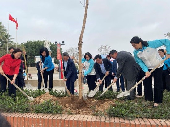 Phụ nữ Thủ đô phát động Tết trồng cây tại Khu di tích lịch sử Khu Cháy