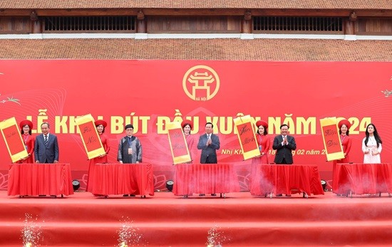 Khai bút đầu xuân tại Khu lưu niệm Anh hùng dân tộc, Danh nhân văn hoá thế giới Nguyễn Trãi 