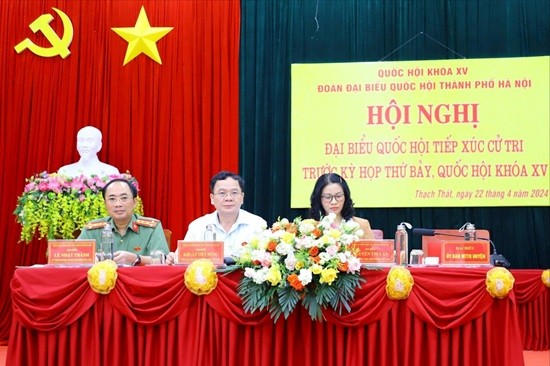 Đại biểu Quốc hội thành phố Hà Nội tiếp xúc cử tri huyện Thạch Thất 