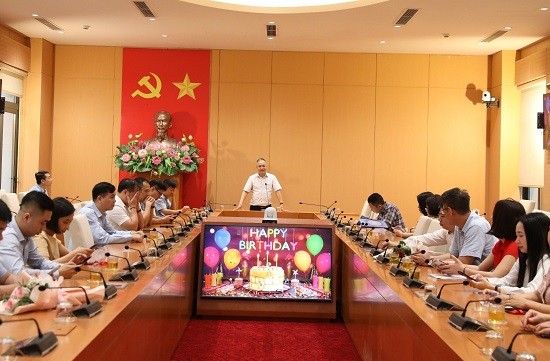 Văn phòng Đoàn ĐBQH và HĐND Thành phố: Chào cờ và sinh hoạt chính trị tháng 5/2024 