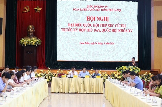 Cử tri quận Hoàn Kiếm kiến nghị tăng chế tài xử phạt hành vi vi phạm giao thông