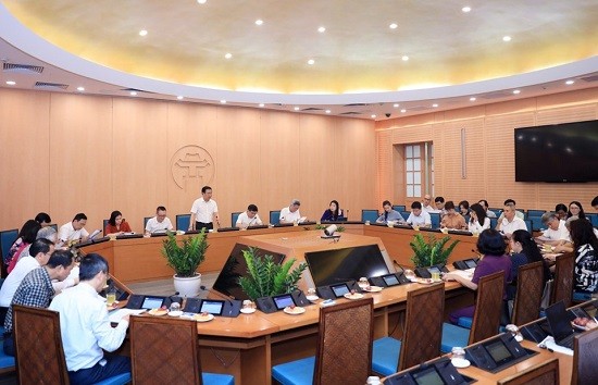 Ban Văn hóa - Xã hội HĐND thành phố giám sát thực hiện quy định của pháp luật về quảng cáo