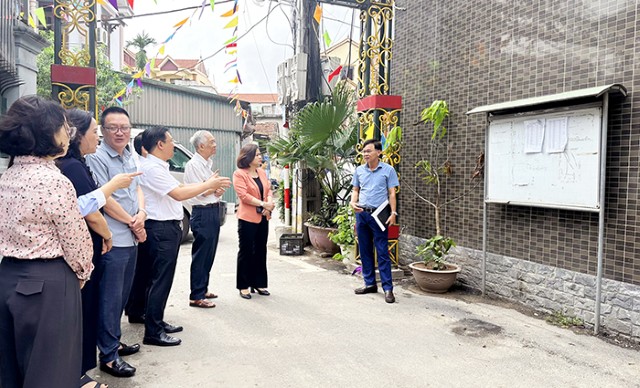 Đan Phượng cần rà soát, đề xuất bổ sung quy hoạch quảng cáo ngoài trời phù hợp định hướng huyện lên quận