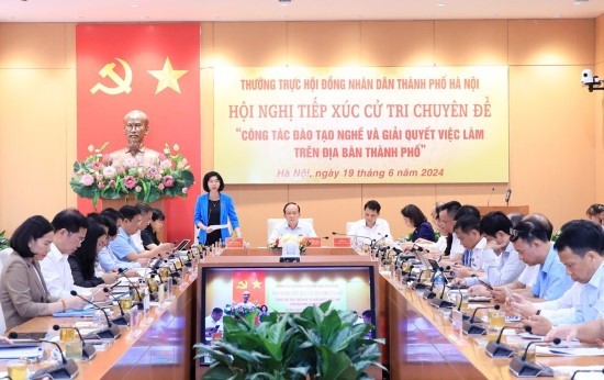 Thường trực HĐND thành phố Hà Nội tiếp xúc cử tri chuyên đề về đào tạo nghề, giải quyết việc làm