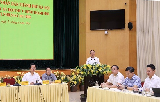 Chủ tịch HĐND thành phố Nguyễn Ngọc Tuấn tiếp xúc cử tri quận Hoàn Kiếm