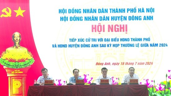 Đại biểu HĐND Thành phố và HĐND huyện Đông Anh tiếp xúc cử tri 