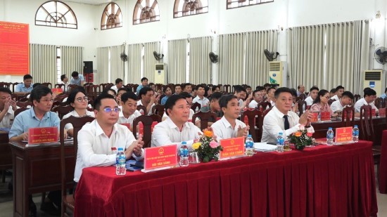 Đồng chí Vũ Quỳnh được bầu giữ chức Phó Chủ tịch UBND huyện Thanh Oai