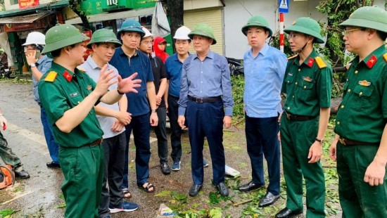 Chủ tịch HĐND thành phố Hà Nội Nguyễn Ngọc Tuấn: Sớm nhất ổn định cuộc sống người dân sau bão