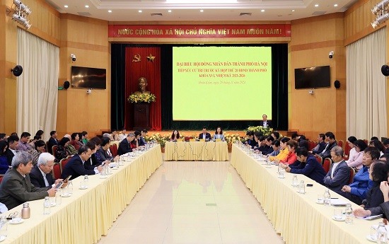 Chủ tịch HĐND thành phố Hà Nội tiếp xúc cử tri quận Hoàn Kiếm