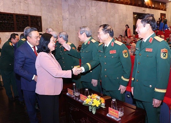 Lãnh đạo Thành phố gặp mặt tri ân cán bộ quân đội nghỉ hưu 