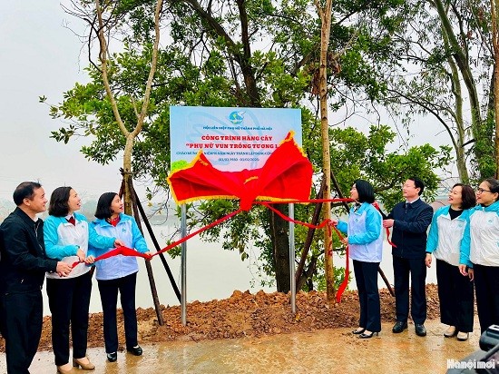 Phụ nữ Thủ đô phấn đấu trồng 5.000 cây xanh, cây ăn trái