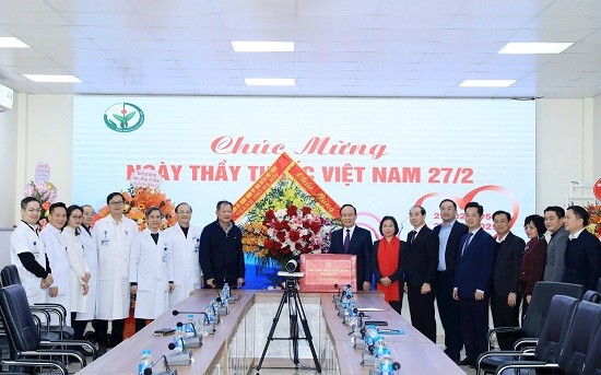 Chủ tịch HĐND thành phố Hà Nội chúc mừng Bệnh viện Hữu nghị Việt Đức và Bệnh viện đa khoa Đức Giang
