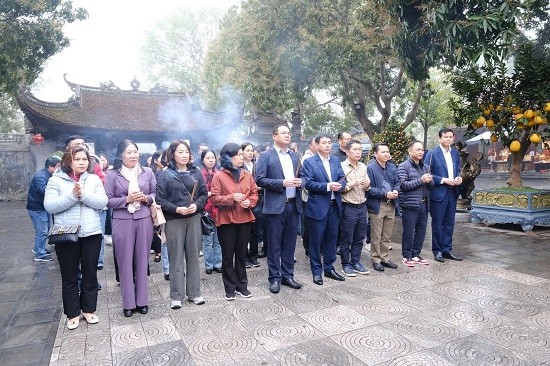 Văn phòng Đoàn ĐBQH & HĐND Thành phố sinh hoạt chuyên đề tại di tích lịch sử Bắc Ninh