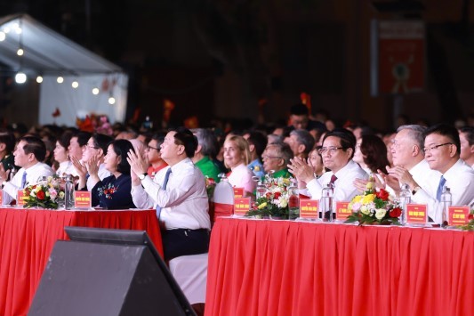 Cầu truyền hình "Vang mãi khúc khải hoàn": Viết tiếp niềm tự hào dân tộc