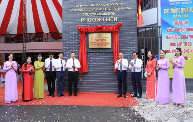 Chủ tịch HĐND Thành phố dự khánh thành 2 công trình tại quận Đống Đa chào mừng kỷ niệm 50 năm giải phóng miền Nam