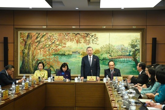 Quốc hội thảo luận tổ về đề nghị sửa đổi, bổ sung một số điều của Hiến pháp năm 2013