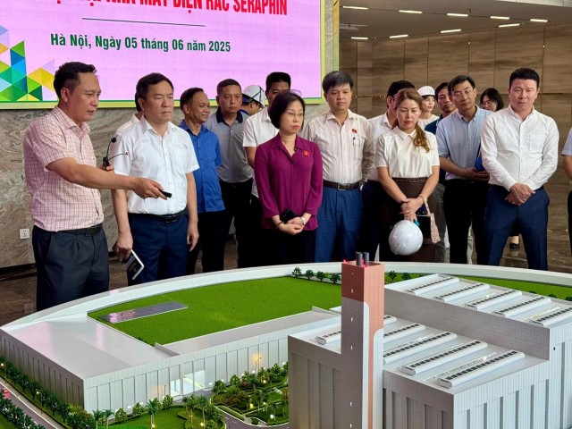 Đại biểu Quốc hội Đoàn thành phố Hà Nội khảo sát tại Nhà máy điện rác Seraphin 